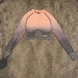 Gym shark cropped long sleeve tee size S